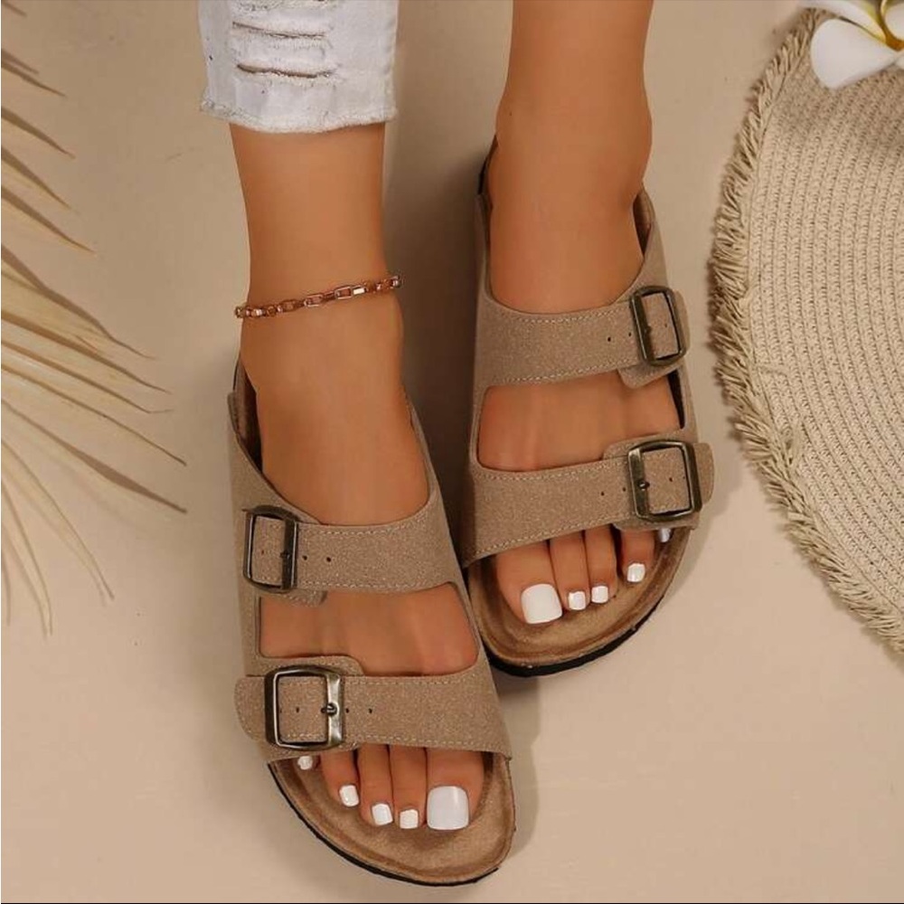 Sandals - Picture 4 of 6